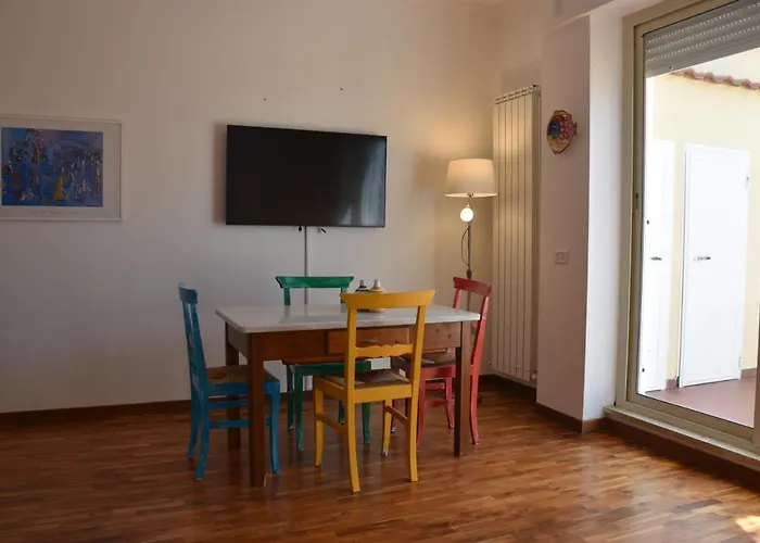 Lighthouse - Surfandwindsurferhouse * Anzio